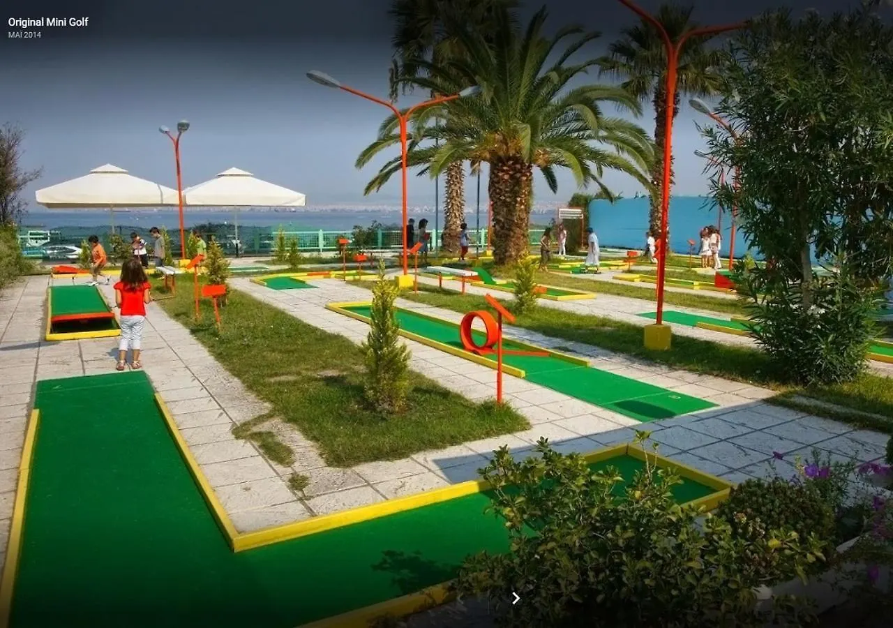 Seafront Family Apartment & Free Parking, The Cruiseflat Thessaloniki 0*,