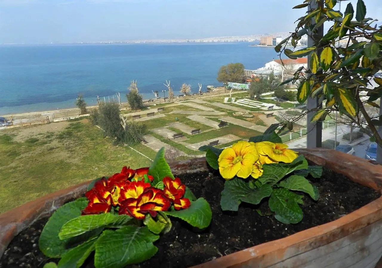 Seafront Family Apartment & Free Parking, The Cruiseflat Thessaloniki
