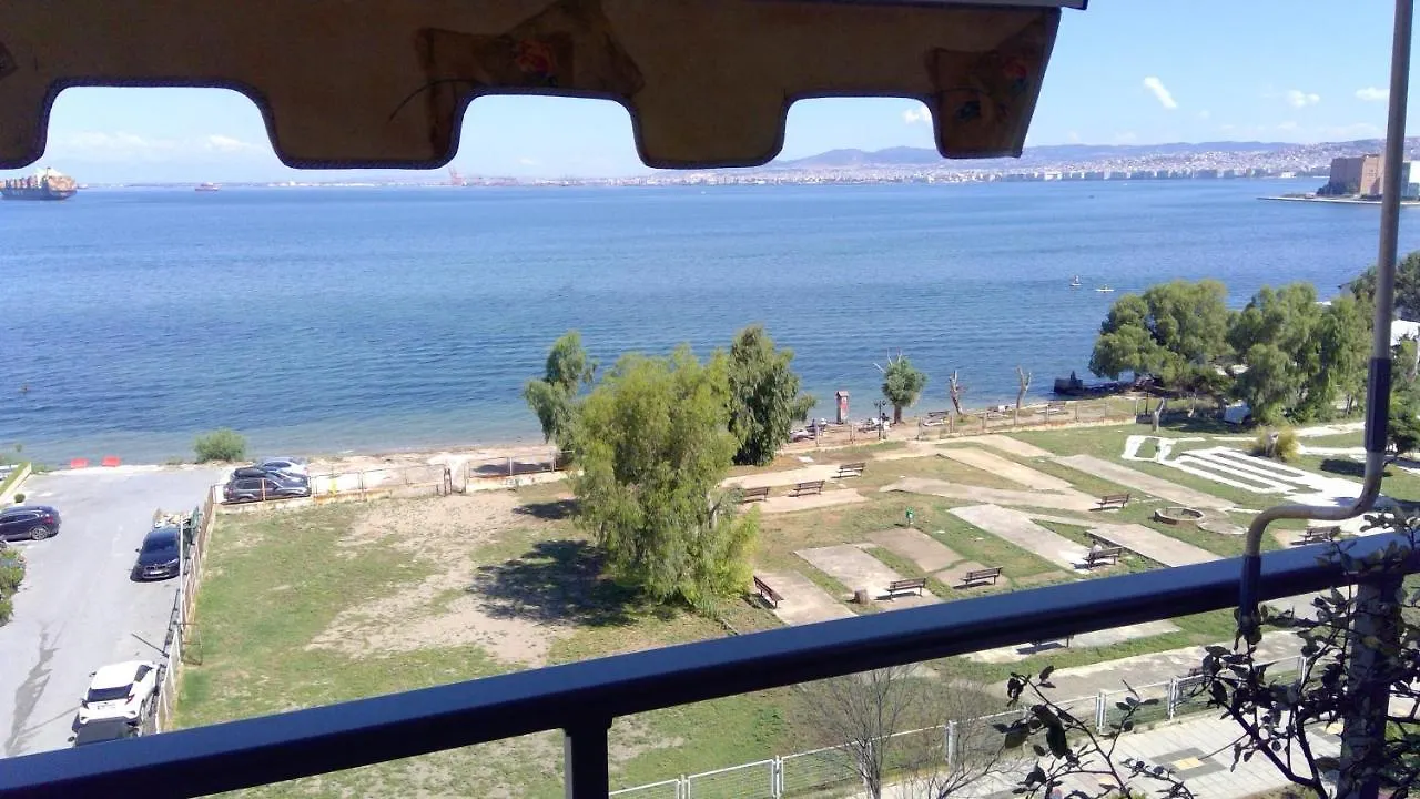 Seafront Family Apartment & Free Parking, The Cruiseflat Thessaloniki 0*,  Greece