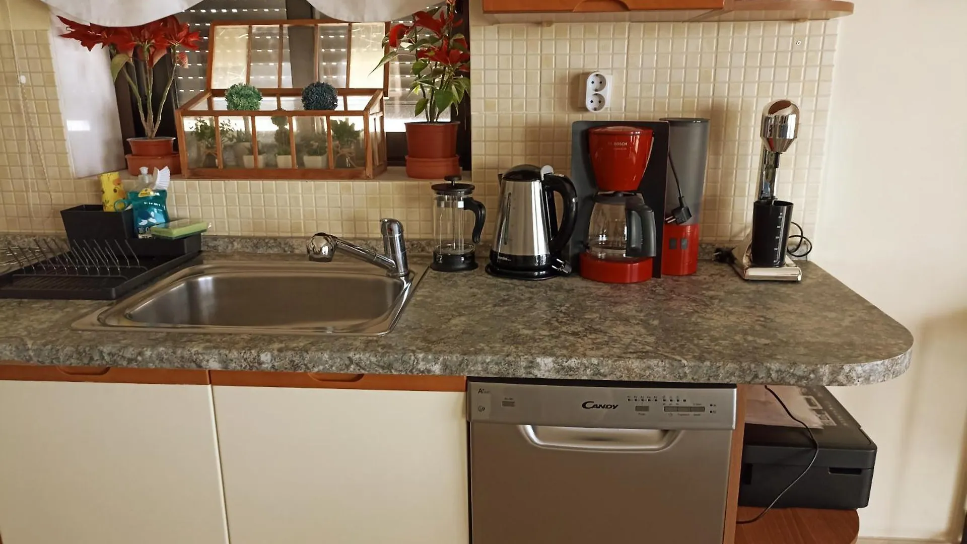 Seafront Family Apartment & Free Parking, The Cruiseflat Thessaloniki 0*,  Greece