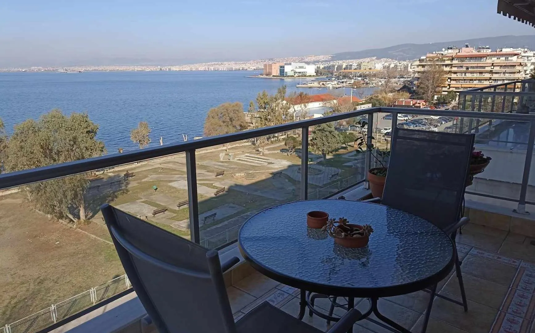 Seafront Family Apartment & Free Parking, The Cruiseflat Thessaloniki