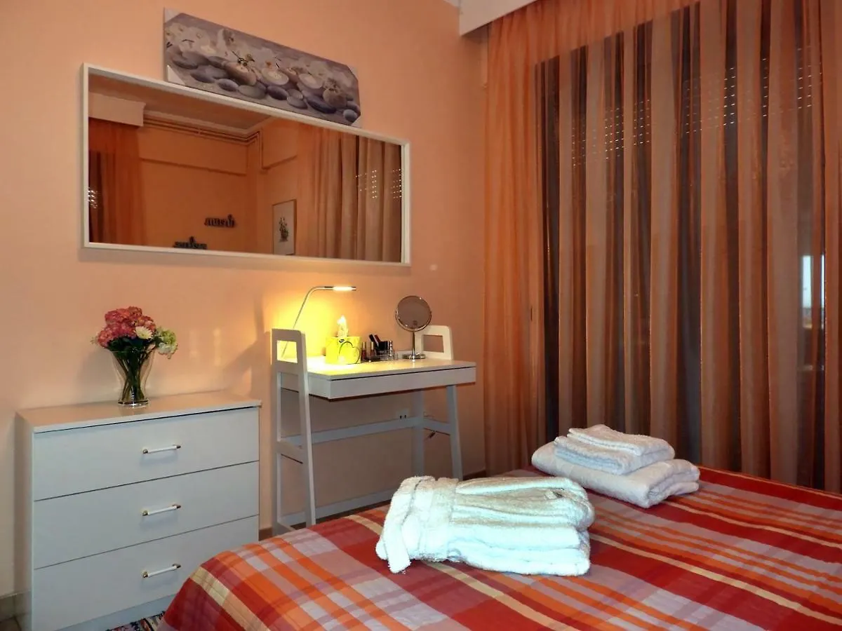 Seafront Family Apartment & Free Parking, The Cruiseflat Thessaloniki 0*,  Greece