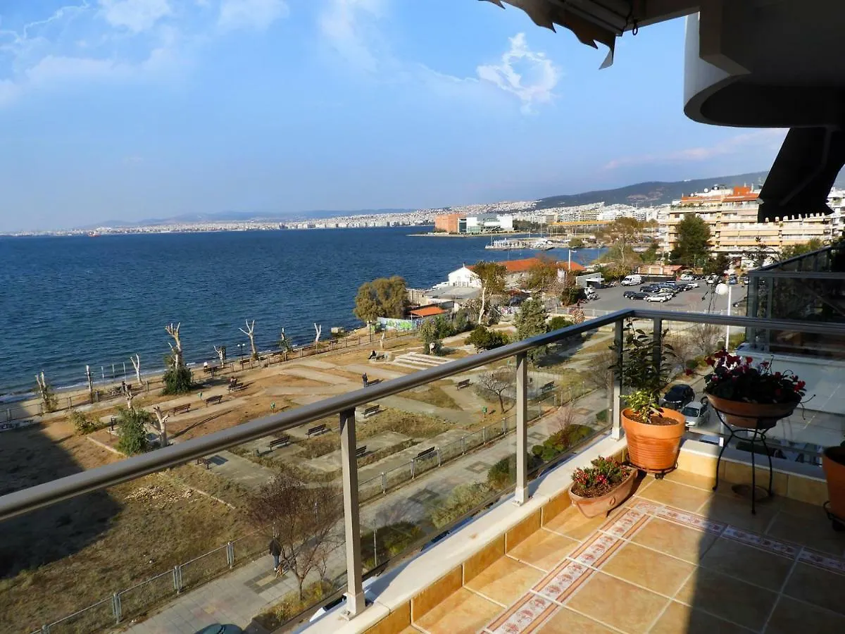 Seafront Family Apartment & Free Parking, The Cruiseflat Thessaloniki 0*,  Greece